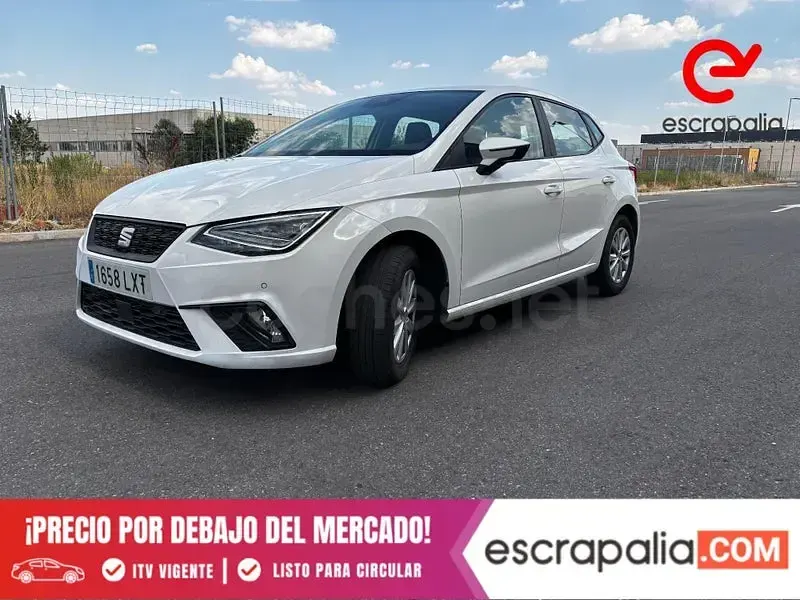 Usado Seat Ibiza Style Plus 110 CV (80 kW) 2022 Blanco Utilitario