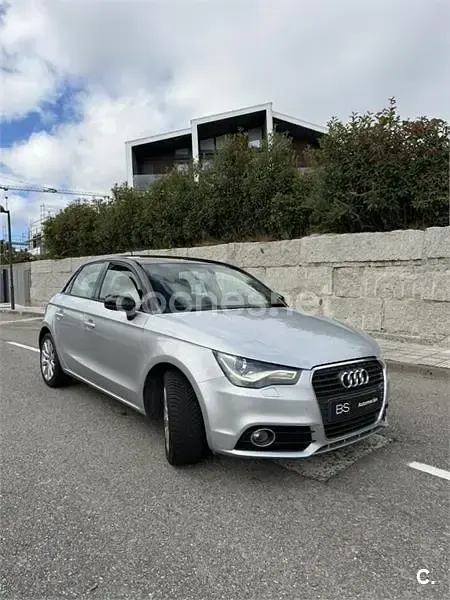 Usado Audi A1 Sportback Ambition 122 CV (89 kW) 2013 Gris / plata Utilitario