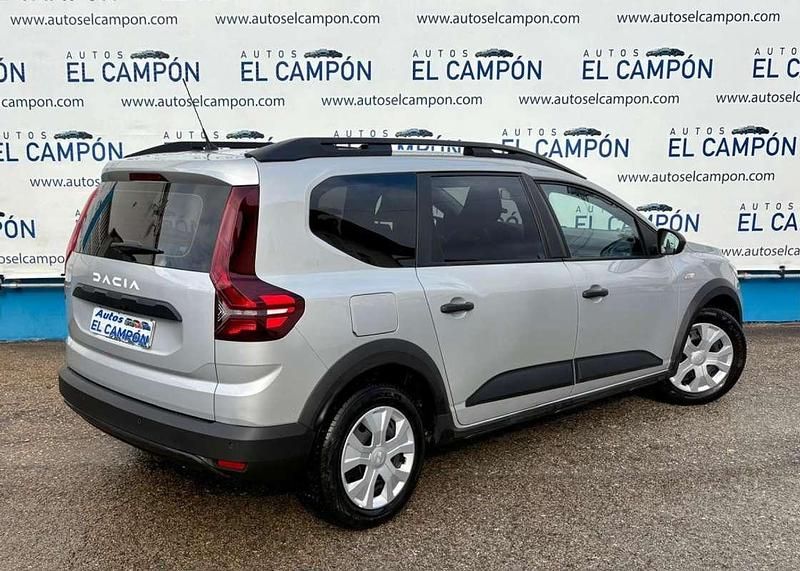 Usado Dacia Jogger Essentiel 101 HP (74 kW) 2023 Prateado Monovolume