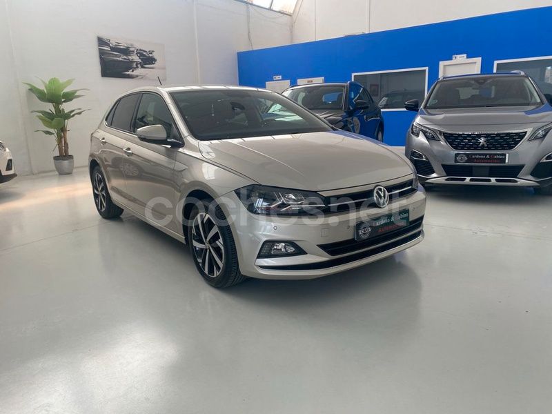 Beige Usado 2019 VW Polo Sportline Berlina | 12.990 € (Precio justo) - Imagen 1/4
