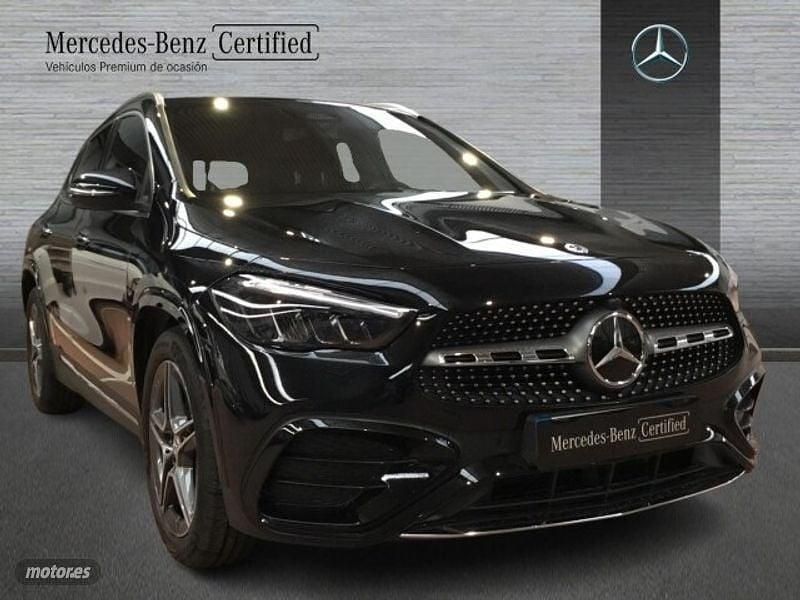 Usado Mercedes GLA200 150 CV (110 kW) 2025 Negro cosmos SUV