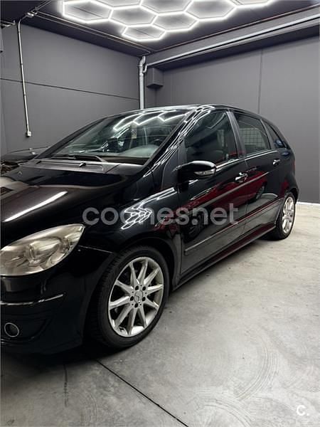 Usado Mercedes B200 193 CV (141 kW) 2006 Negro Monovolumen