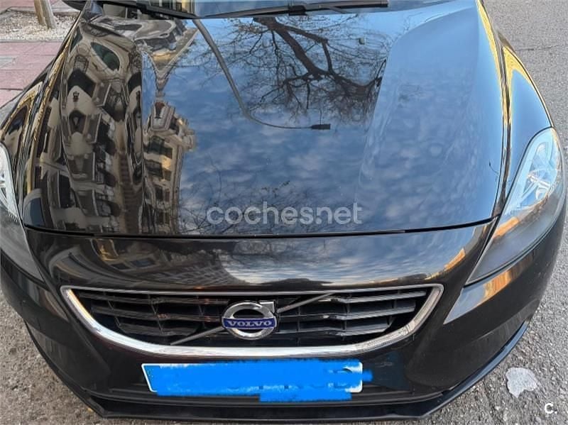 Usado Volvo V40 Momentum 120 CV (88 kW) 2016 Negro Berlina