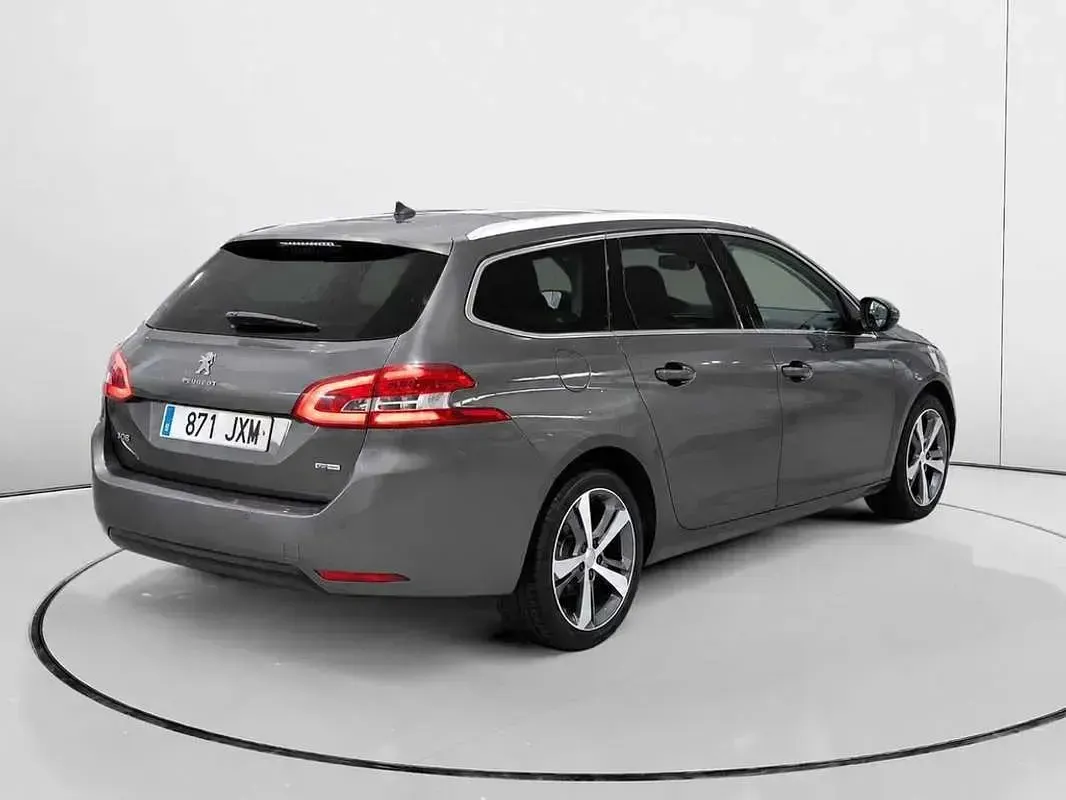 Usado Peugeot 308 SW Allure 131 CV (96 kW) 2017 Gris Familiar