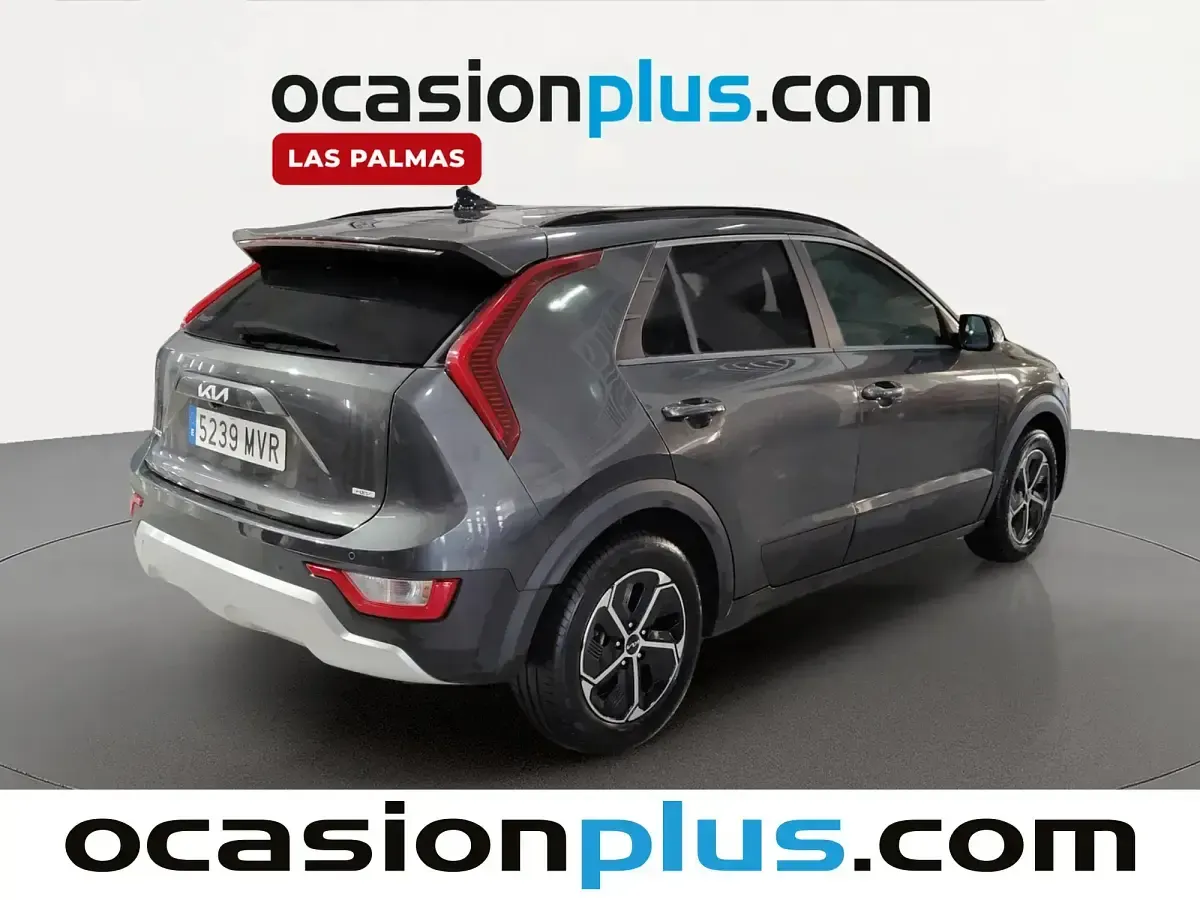 Usado Kia Niro 129 CV (94 kW) 2024 Gris SUV
