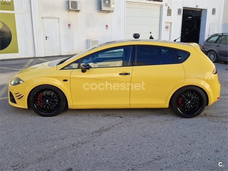 Usado Seat Leon CUPRA 240 CV (176 kW) 2008 Amarillo Utilitario