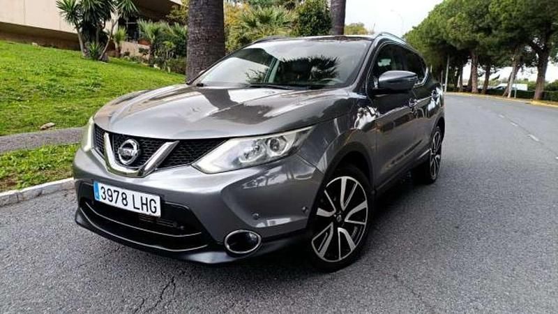 Usado Nissan Qashqai Tekna 116 CV (85 kW) 2015 Plateado SUV