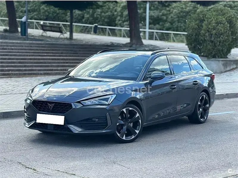 Usado Cupra Leon 204 CV (150 kW) 2022 Azul Familiar