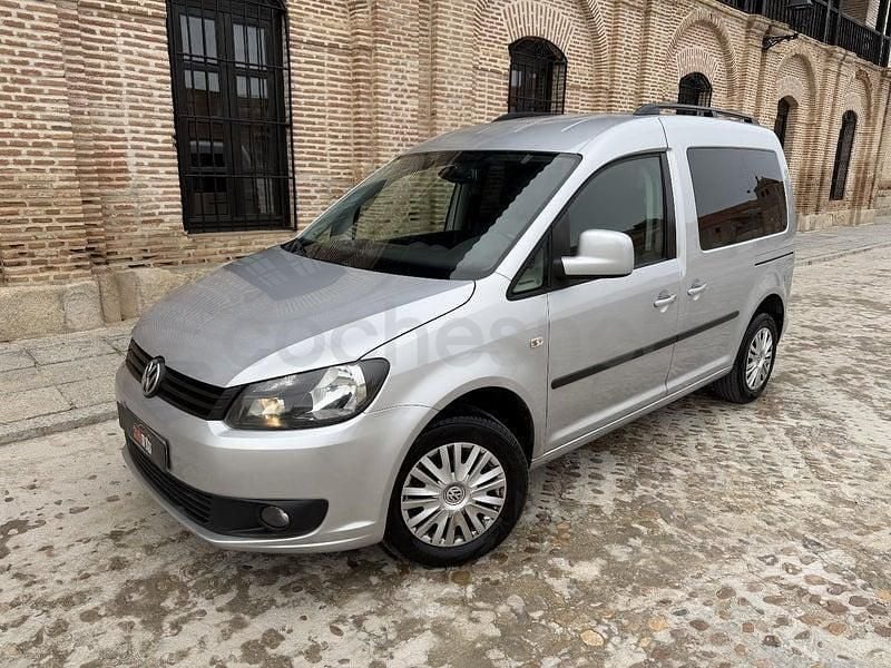Usado VW Caddy Trendline 102 CV (75 kW) 2014 Gris / plata Monovolumen