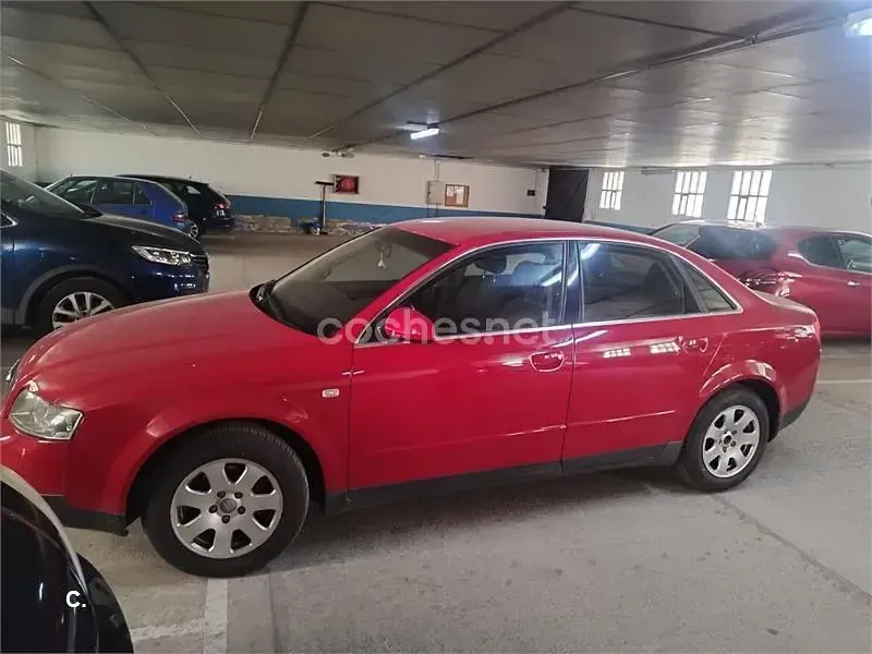 Usado Audi A4 163 CV (119 kW) 2003 Rojo Berlina