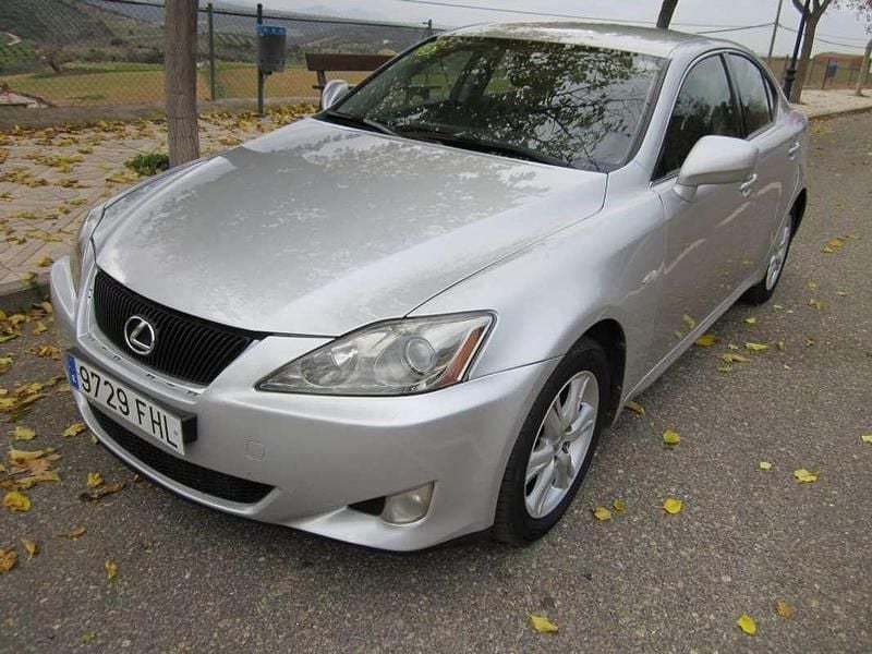 Gris Usado 2007 Lexus IS220d Sport Line Berlina | 6900 € (Buen precio) - Imagen 1/4