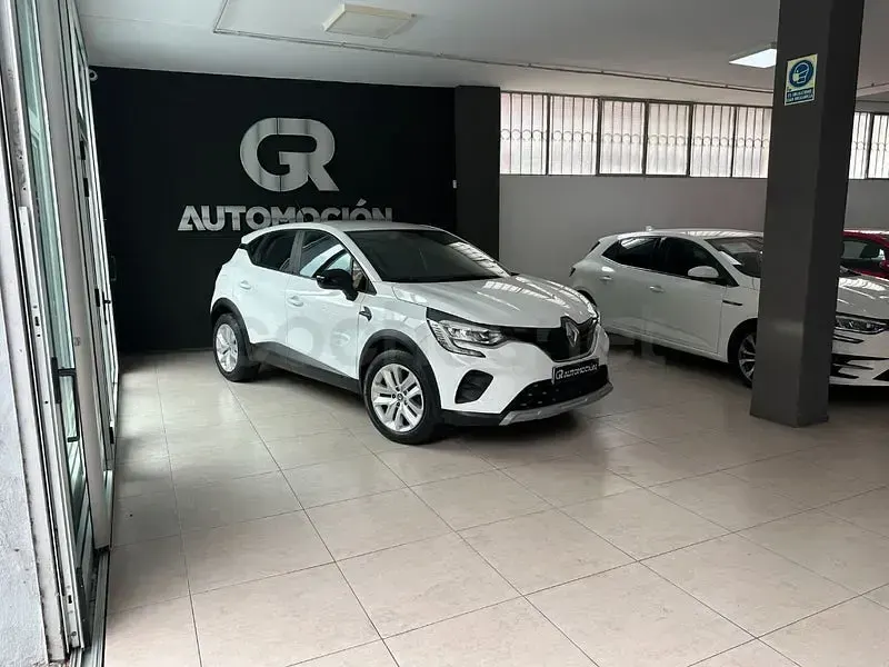 Begagnad Renault Captur Equilibre 90 HK (66 kW) 2023 Vit SUV