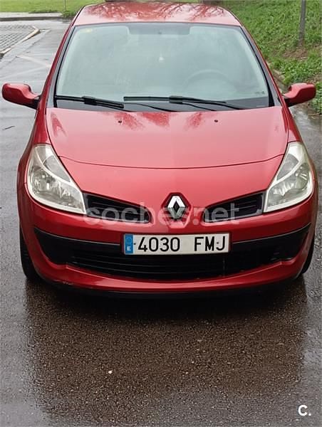Usado Renault Clio II Rip Curl 85 CV (62 kW) 2007 Rojo Berlina