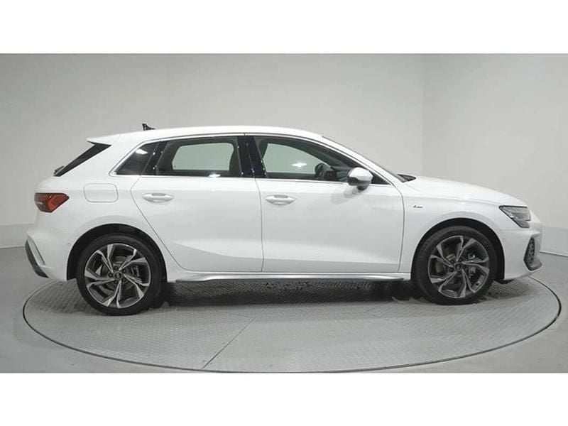 Usado Audi A3 Sportback e-tron S-Line 204 CV (150 kW) 2025 Blanco Utilitario