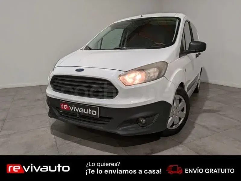 Usado Ford Tourneo Courier Trend 75 CV (55 kW) 2015 Blanco Monovolumen