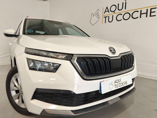 Usado Skoda Kamiq Ambition 110 CV (80 kW) 2021 Blanco SUV