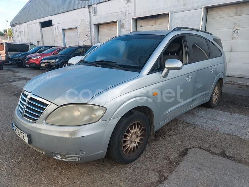 Gris / plata Usado 2008 Ssangyong (KGM) Rodius Limited Monovolumen | 1999 € (Super precio) - Imagen 1/4