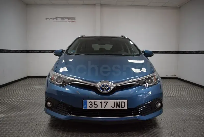 Usado Toyota Auris Hybrid 136 CV (100 kW) 2016 Azul Familiar