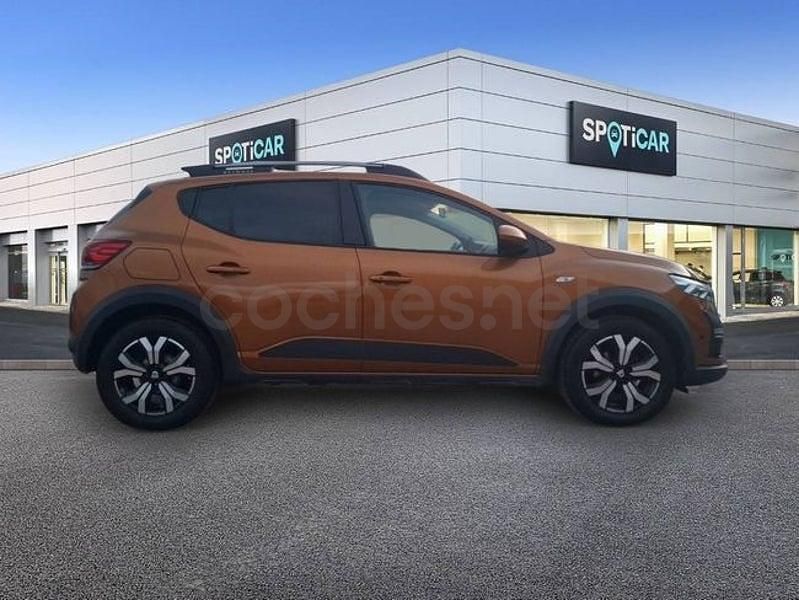 Usado Dacia Sandero Comfort 101 CV (74 kW) 2021 Naranja Berlina