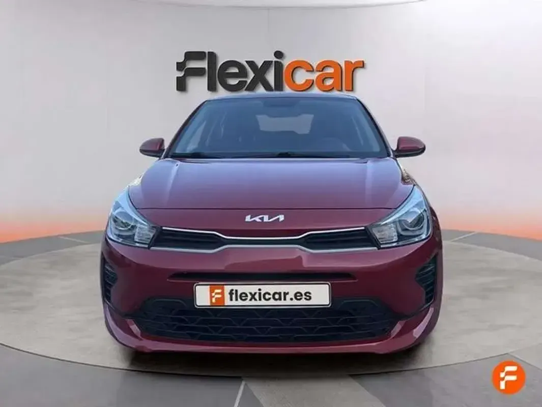 Usado Kia Rio 84 CV (61 kW) 2023 Burdeos Utilitario