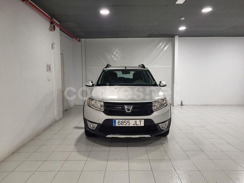 Usado Dacia Sandero Stepway 90 CV (66 kW) 2016 Gris / plata Berlina