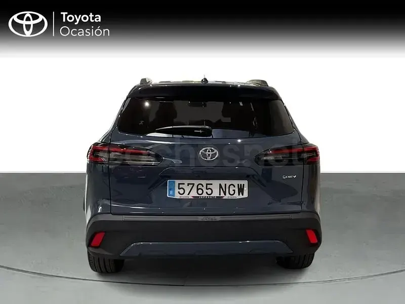 Usado Toyota Corolla Cross Style 178 CV (130 kW) 2025 Gris / plata SUV