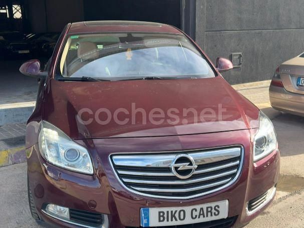 Usado Opel Insignia Excellence 160 CV (117 kW) 2013 Granate Berlina