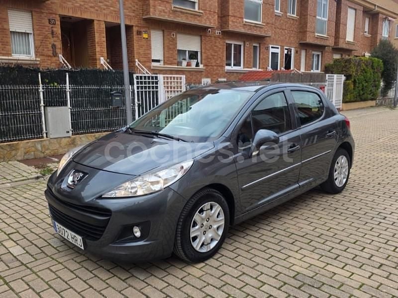 Begagnad Peugeot 207 68 HK (50 kW) 2013 Grå Sedan