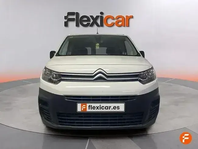 Usado Citroën Berlingo Feel 102 CV (75 kW) 2021 Blanco Monovolumen