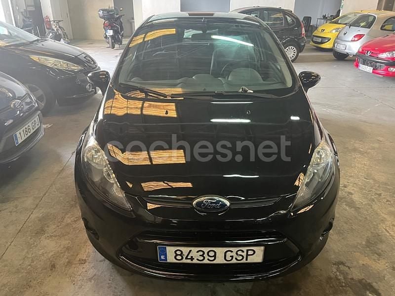 Negro Usado 2010 Ford Fiesta Trend Utilitario | 5850 € (Buen precio) - Imagen 1/4