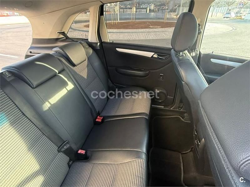 Usado Mercedes B200 140 CV (102 kW) 2007 Negro Monovolumen