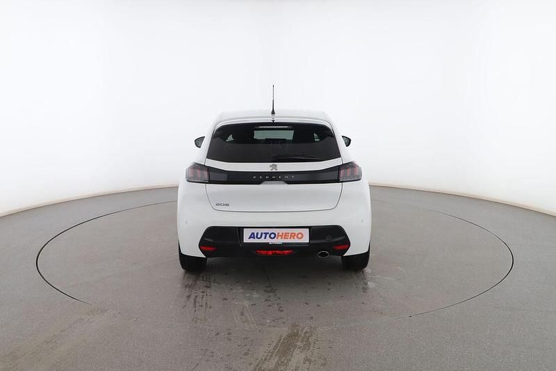 Usado Peugeot 208 Allure 101 CV (74 kW) 2019 Blanco Utilitario