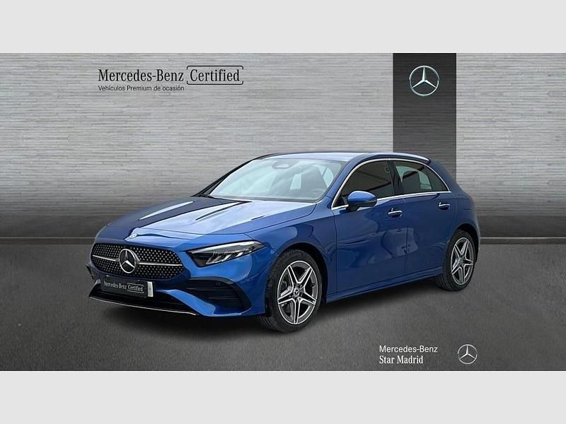 Usado Mercedes A250 AMG line 218 CV (160 kW) 2025 Azul Berlina