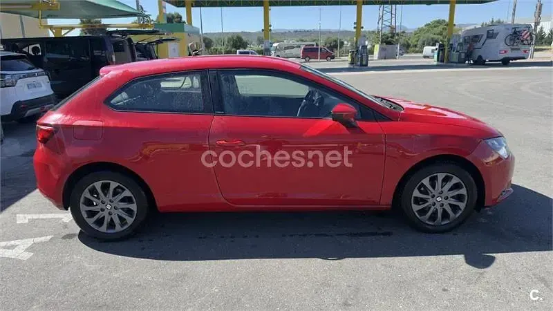 Usado Seat Leon SC I-Tech 105 CV (77 kW) 2015 Rojo Utilitario