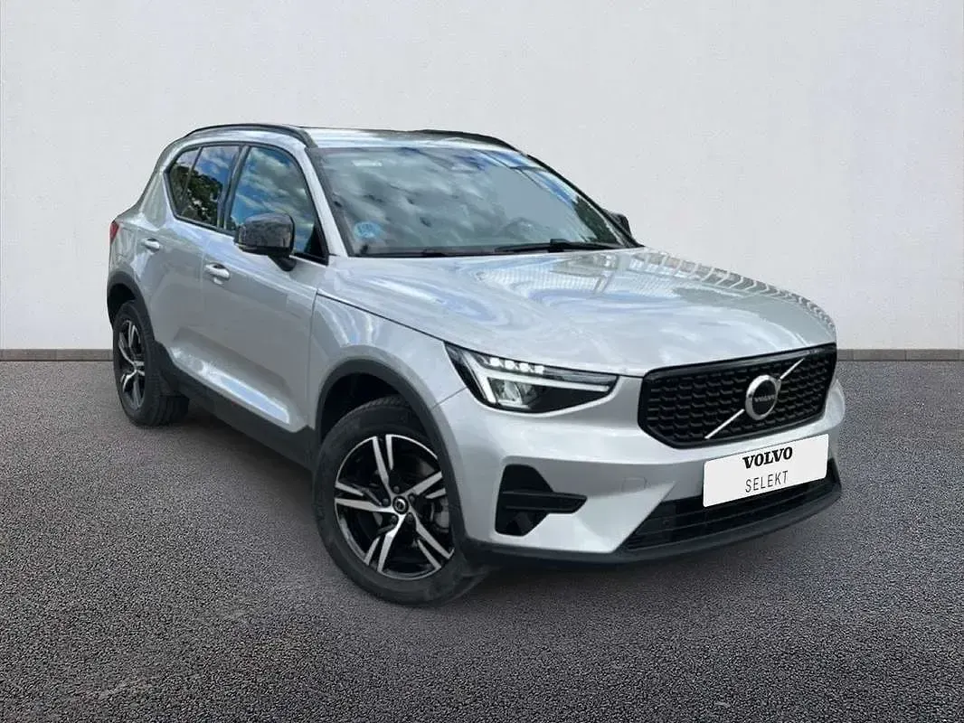 Usado Volvo XC40 Core 163 CV (119 kW) 2025 Gris SUV