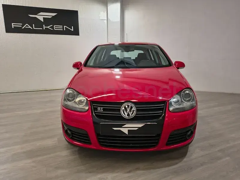 Usado VW Golf V GT 170 CV (125 kW) 2007 Rojo Berlina