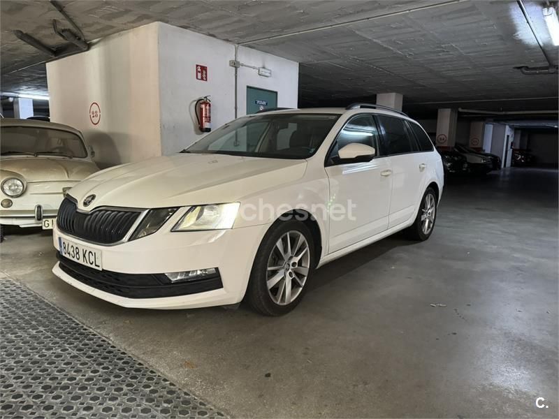 Usado Skoda Octavia Style 150 CV (110 kW) 2017 Blanco Familiar