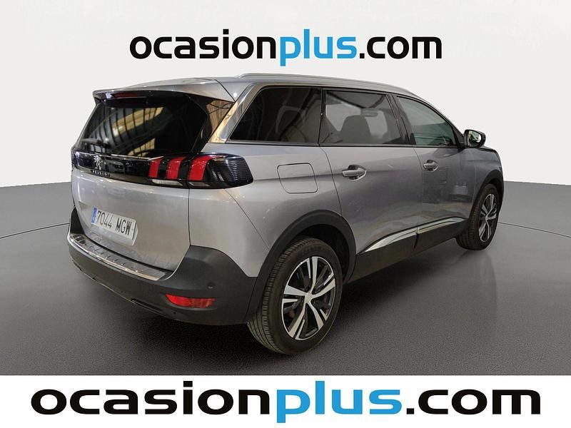 Usado Peugeot 5008 Allure 131 CV (96 kW) 2023 Gris Monovolumen
