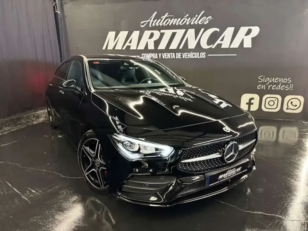 Usado Mercedes CLA180 Shooting Brake 150 CV (110 kW) 2021 Negro Familiar