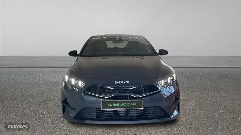 Usado Kia Ceed Style 100 CV (73 kW) 2024 Gris Utilitario