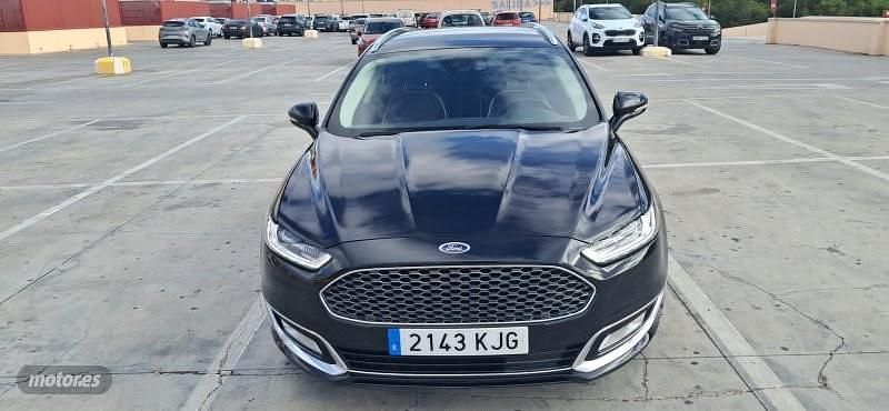 Usado Ford Mondeo Vignale 240 CV (176 kW) 2018 Negro Familiar