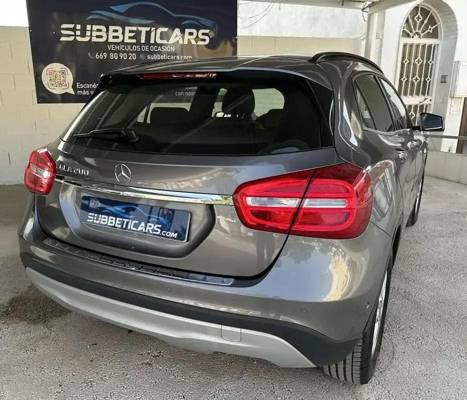 Używany Mercedes GLA200 Style 156 KM (114 kW) 2014 Srebrny SUV