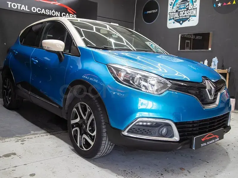 Usado Renault Captur Zen 95 CV (69 kW) 2016 Azul SUV