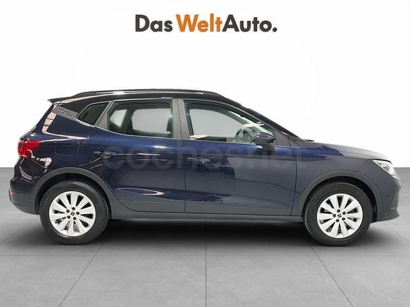 Usado Seat Arona Style Plus 110 CV (80 kW) 2022 Azul SUV