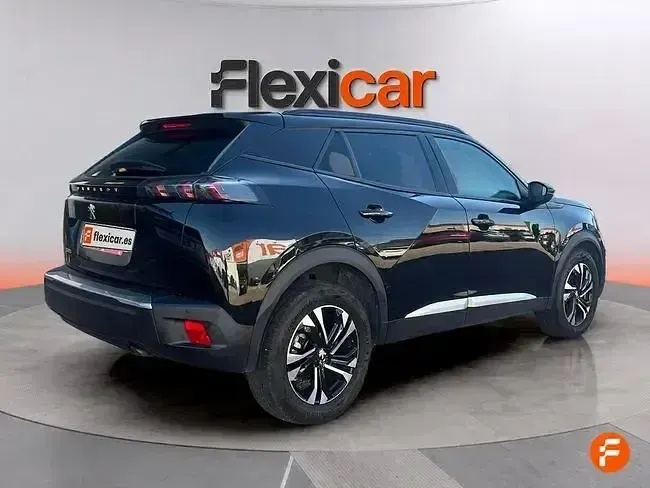 Usado Peugeot 2008 Allure 100 CV (73 kW) 2022 Negro SUV