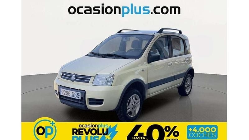 Usado Fiat Panda 4x4 Climbing 70 CV (51 kW) 2010 Amarillo Utilitario