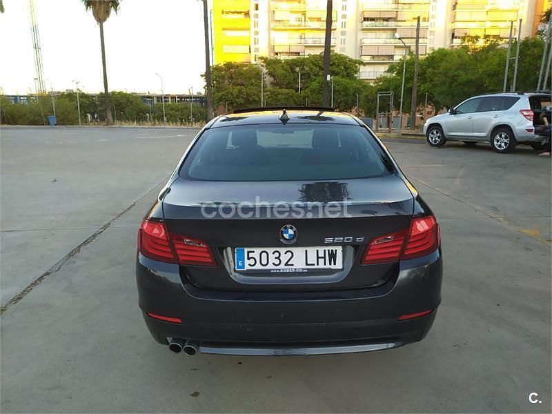 Usado BMW 520 184 CV (135 kW) 2013 Gris / plata Berlina