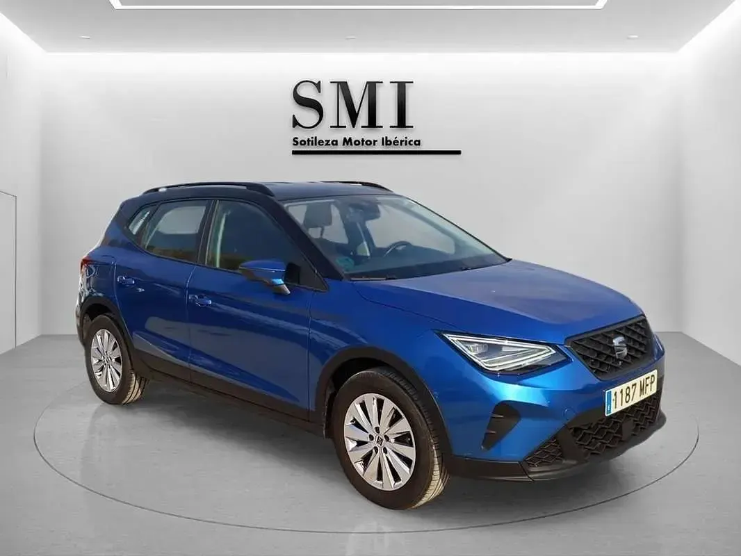Usado Seat Arona Style 110 CV (80 kW) 2023 Azul SUV
