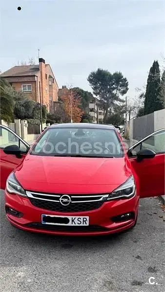 Usado Opel Astra Elegance 110 CV (80 kW) 2018 Rojo Berlina
