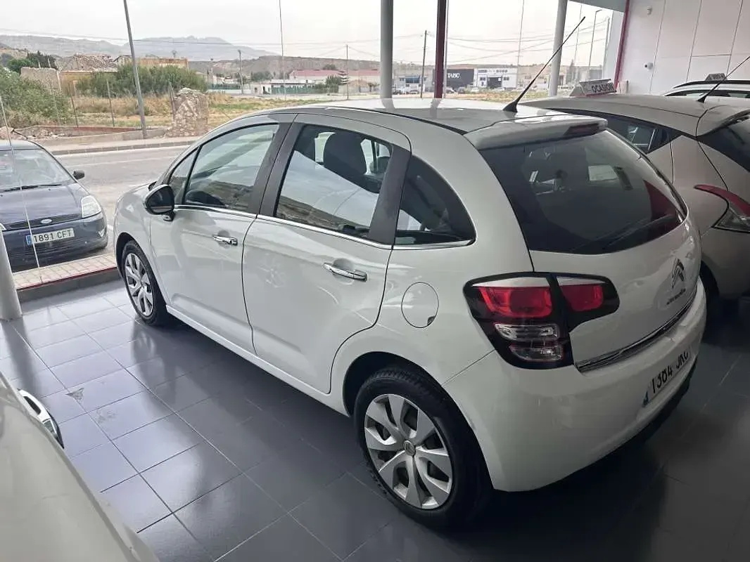 Usado Citroën C3 Feel 82 CV (60 kW) 2015 Blanco Utilitario
